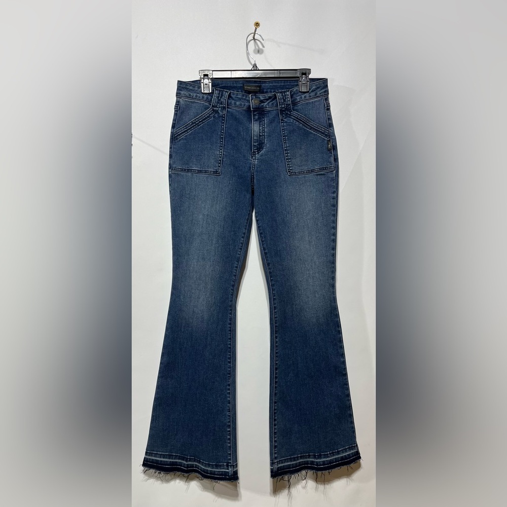 Silver Suki Flare Jeans Medium Wash Women’s Size 32 Inseam 33”